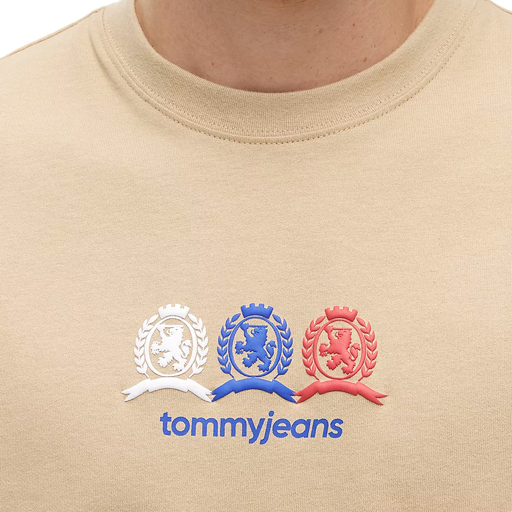 Men's Beige Tjm Rlx Crest Repeat Ss Tee Tommy Jeans DM0DM23172-AB9