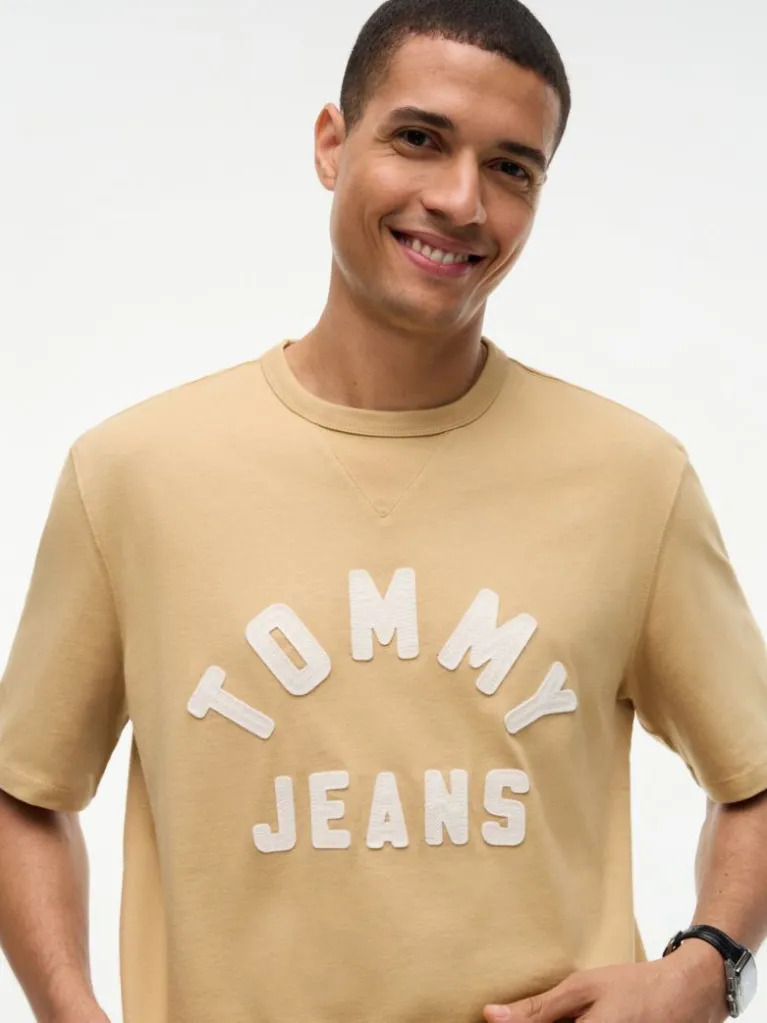 Men's Beige TJM 90'S NEW CLASSIC SS TEE Tommy Jeans DM0DM23544-ACA
