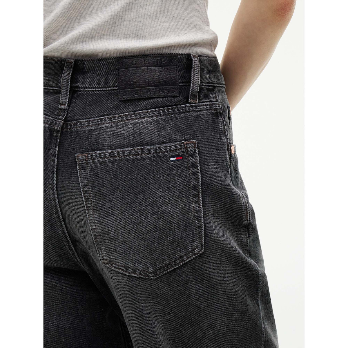 Women's Black 90'S MOM HIGH TAPERED DJ6084 Tommy Jeans DW0DW23202-1BZ