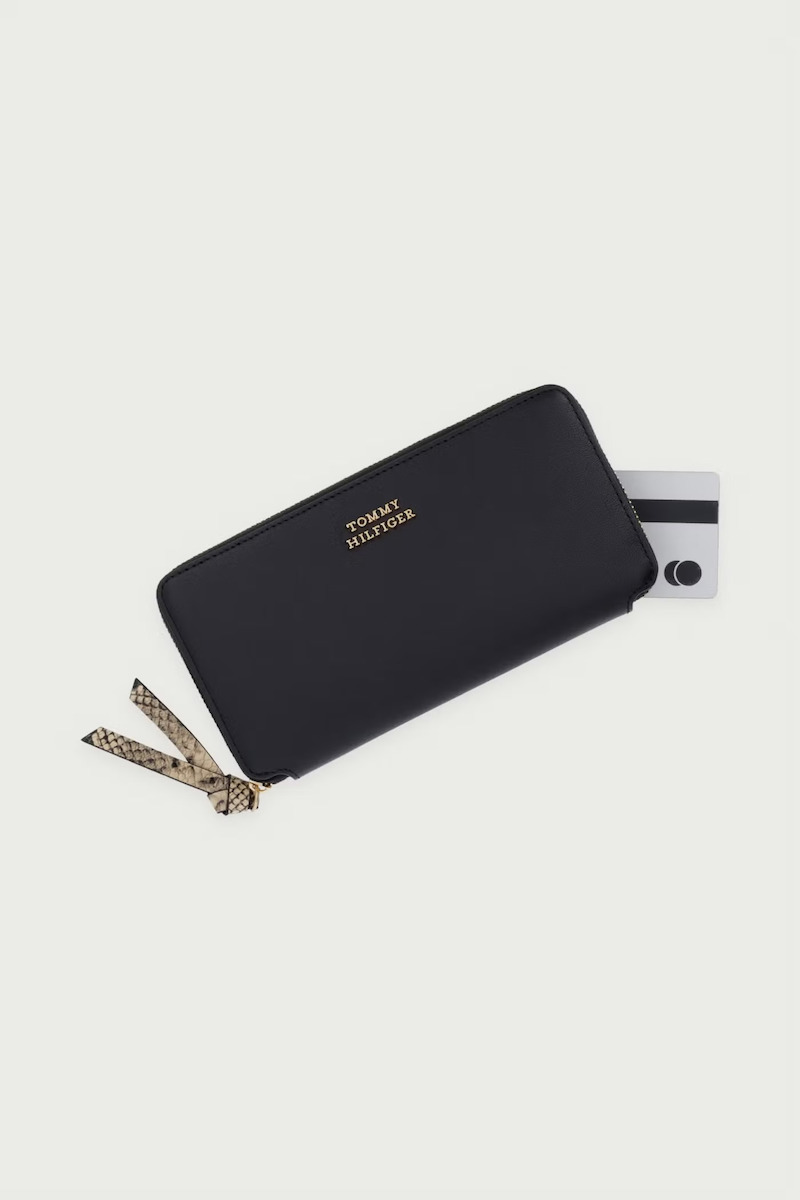 Γυναικείο Δερμάτινο Πορτοφόλι Μαύρο Tommy Hilfiger AW0AW18941-BDS