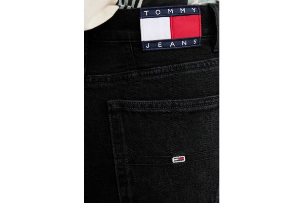 Γυναικείο Mom Τζιν Μαύρο Tommy Jeans DW0DW21389-1BZ