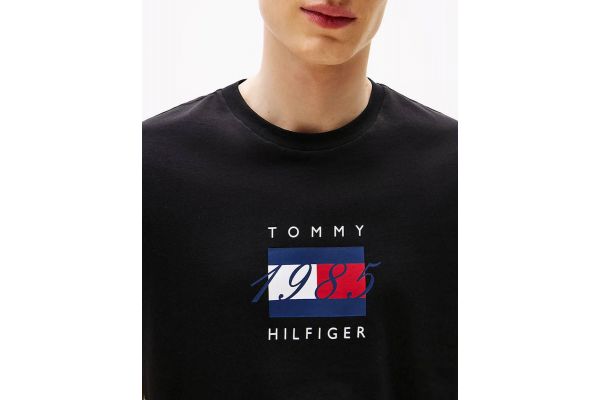 Men's Black Linear Flag Graphic Tee Tommy Hilfiger MW0MW41338-BDS