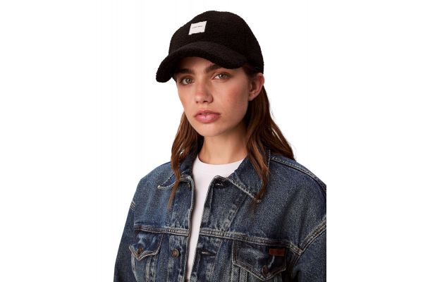 Women's Black Boucle W Patch Cap Calvin Klein LV04F5026G-UB1 Women's Black Boucle W Patch Cap Calvin Klein LV04F5026G-UB1