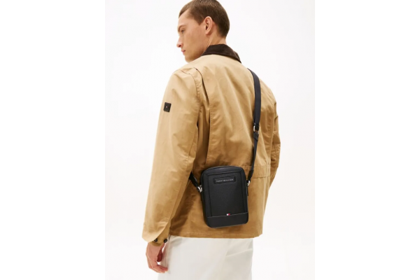 Men's Black TH Central Mini Reporter Bag Tommy Hilfiger AM0AM14011-BDS