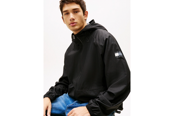 Ανδρικό Αντιανεμικό Μπουφάν Μαύρο Tommy Jeans DM0DM22734-BDS