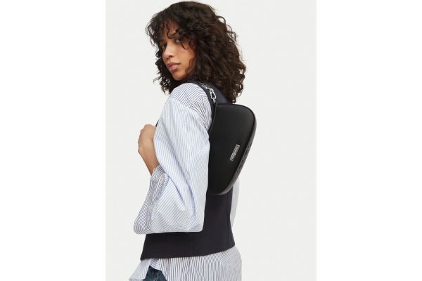 Women's Black Ikon Smooth Outline Sm Shb Karl Lagerfeld B2W30180-999 BLACK