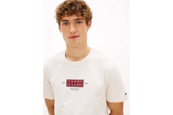 Men's Ivory Heritage Label Tee Tommy Hilfiger MW0MW42392-Z00