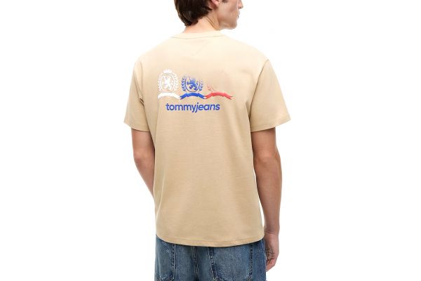 Men's Beige Tjm Rlx Crest Repeat Ss Tee Tommy Jeans DM0DM23172-AB9
