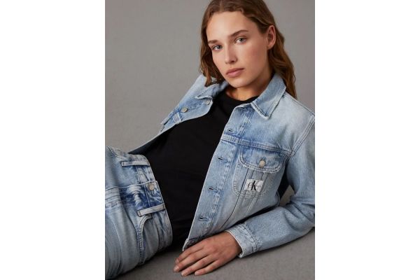 Γυναικείο Cropped 90's Τζιν Μπουφάν Μπλε Calvin Klein J20J223669-1AA Γυναικείο Cropped 90's Τζιν Μπουφάν Μπλε Calvin Klein J20J223669-1AA